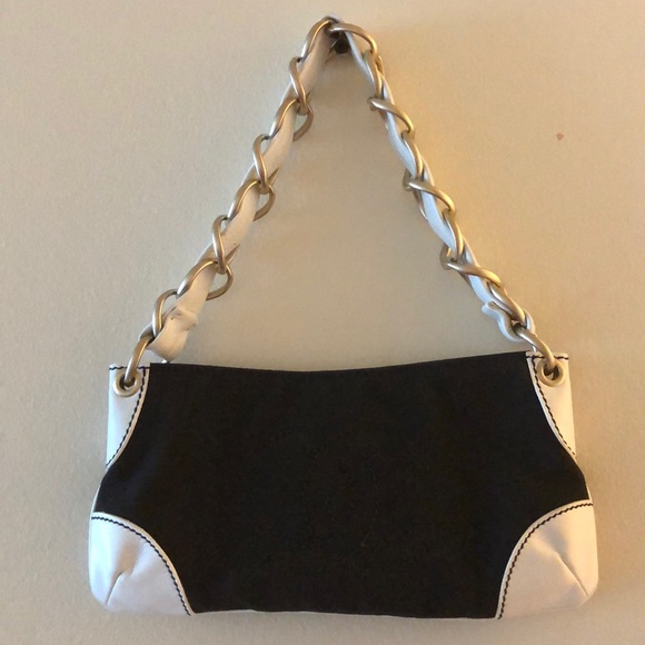 Chanel Handbag - Picture 2 of 8